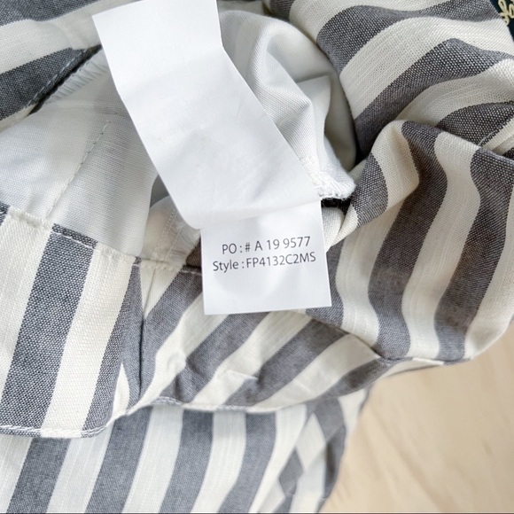 NWT Indigo Rein • Mid Rise Grey Stripes Belted‎ Mini Skirt with Pockets, Size 9 - Picture 11 of 11